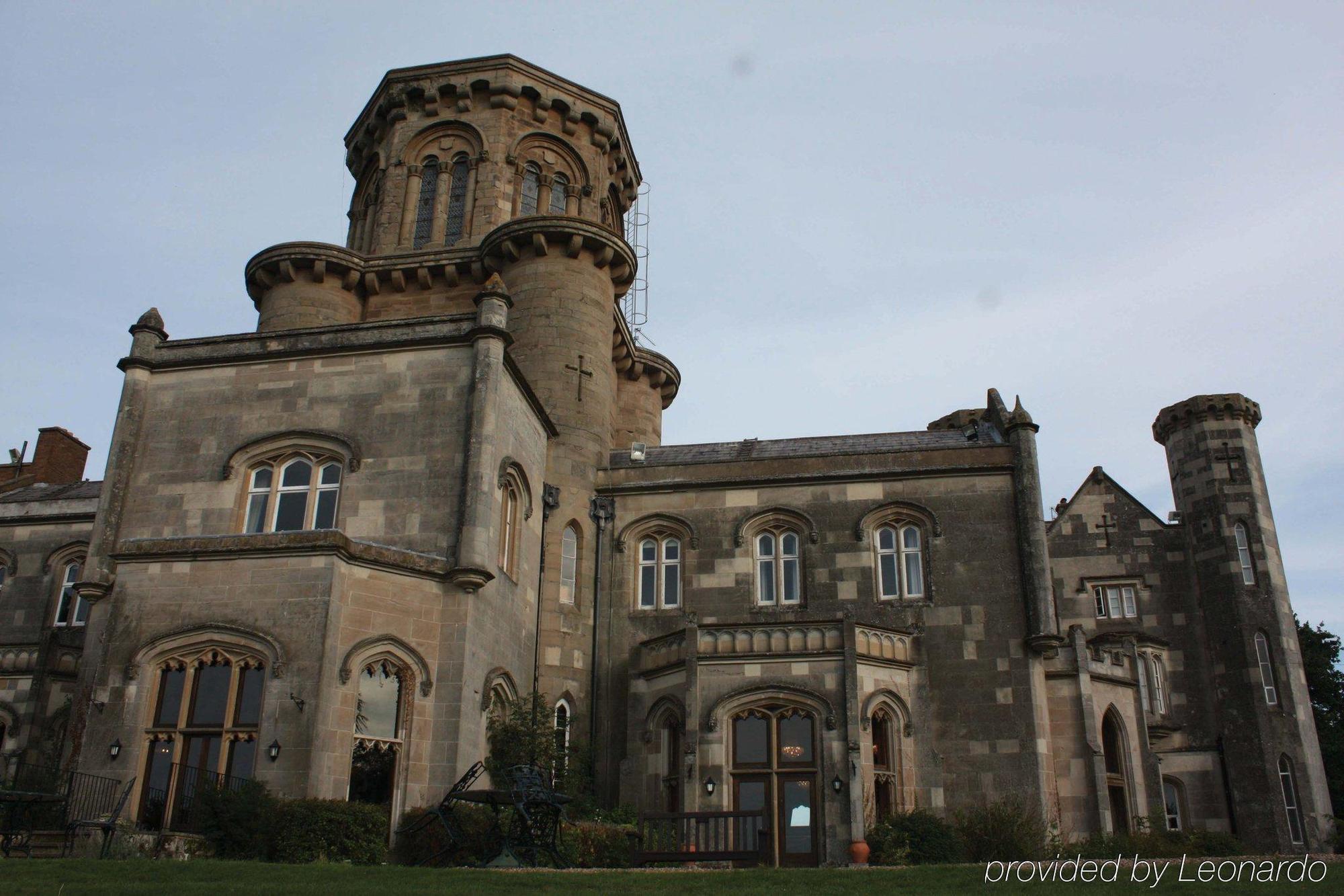 Hotel Studley Castle Exterior foto